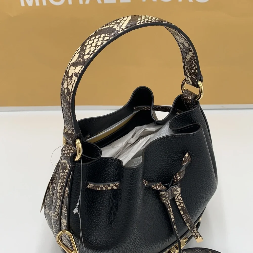 MICHAEL KORS REED MEDIUM BELTED BACKED MESSENGER CROSSBODY NATURAL/BLACK COLOR